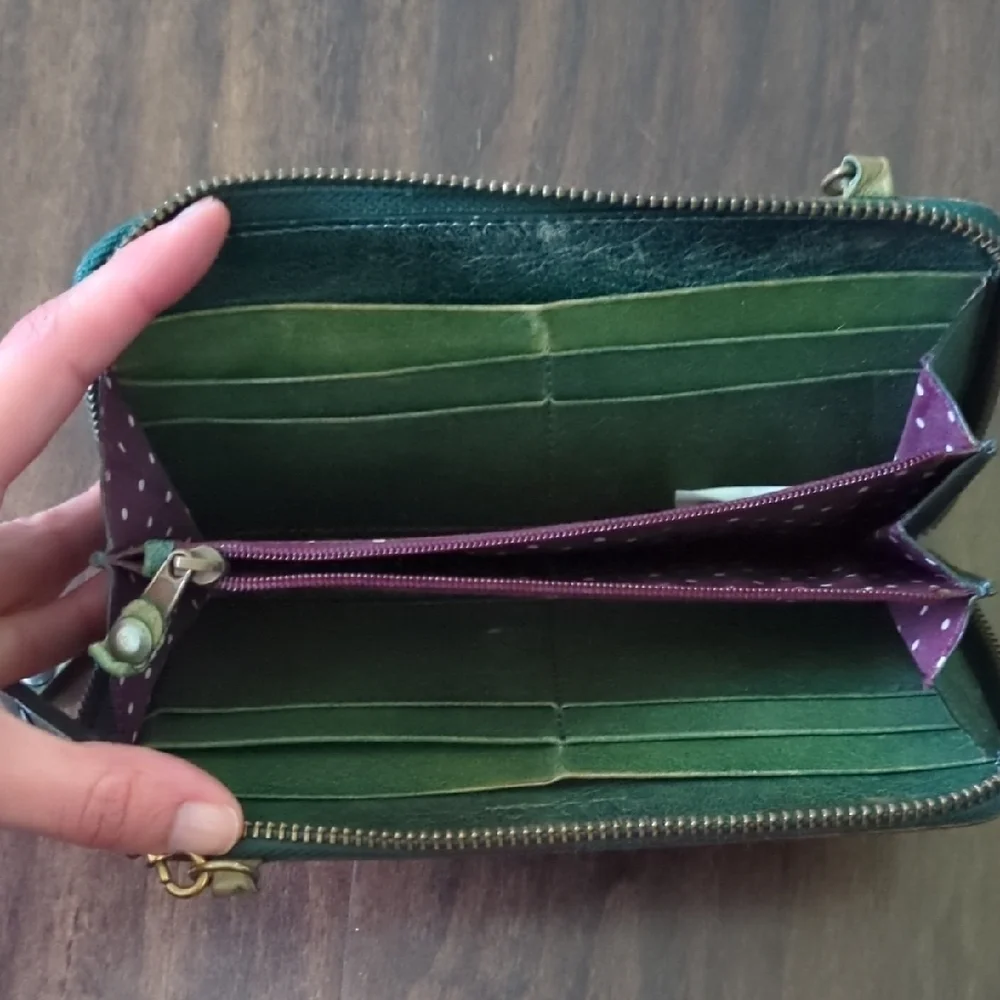 Elegant Green Crocodile-Embossed Women's Clutch Wristlet Max & Co - Picture 7 of 10